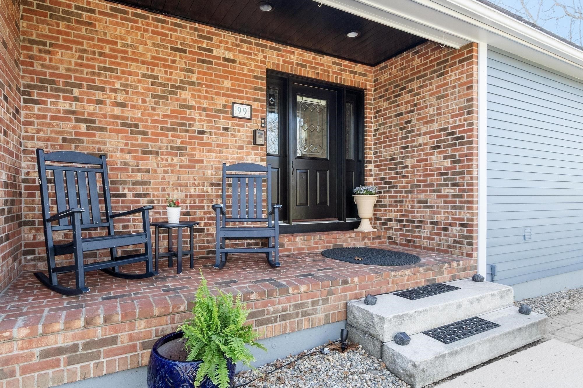 99 Longview Street Property Photo 3
