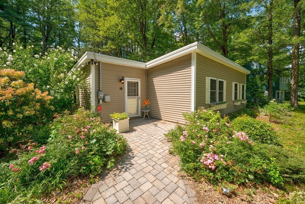 18 Woodland Dr Property Photo 1