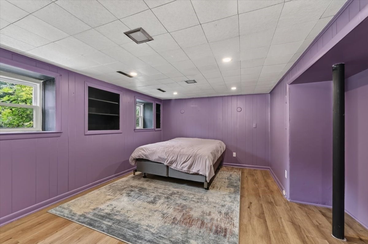 472 Summer St Property Photo 19