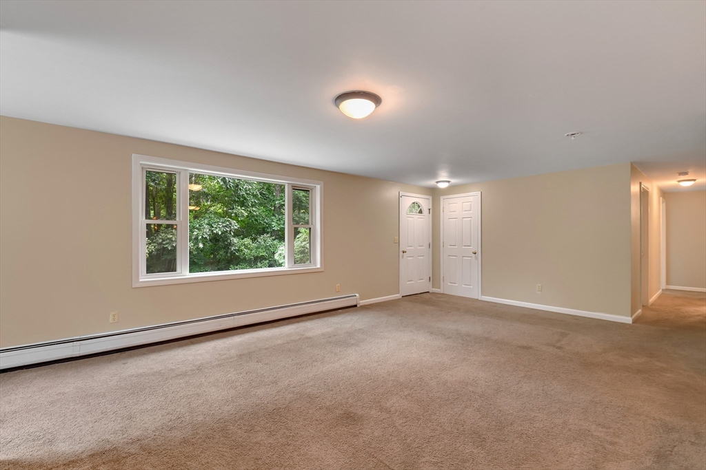 125 Drew Blvd Property Photo 7