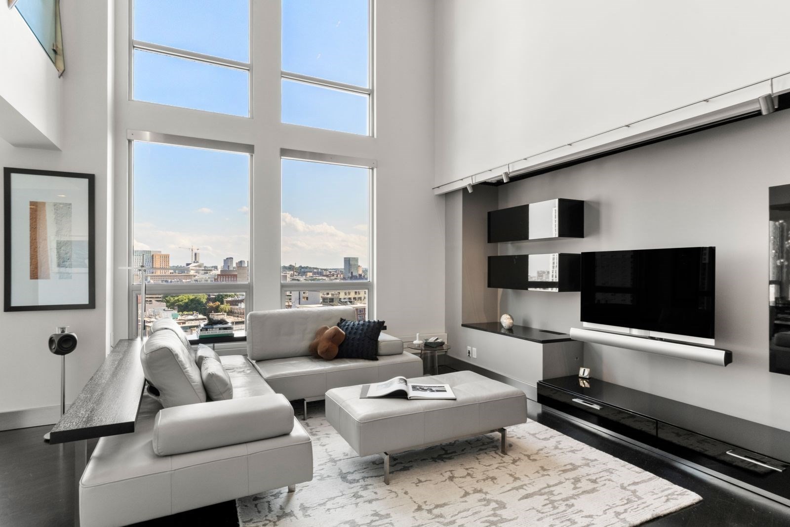 360 Newbury Street # 805 Property Photo 2