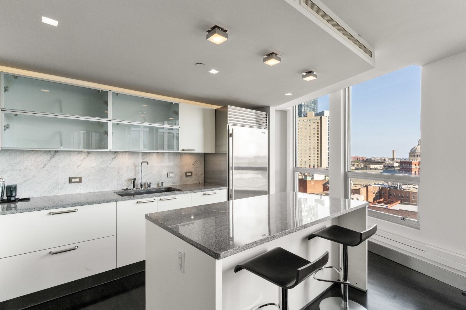 360 Newbury Street # 805 Property Photo 5