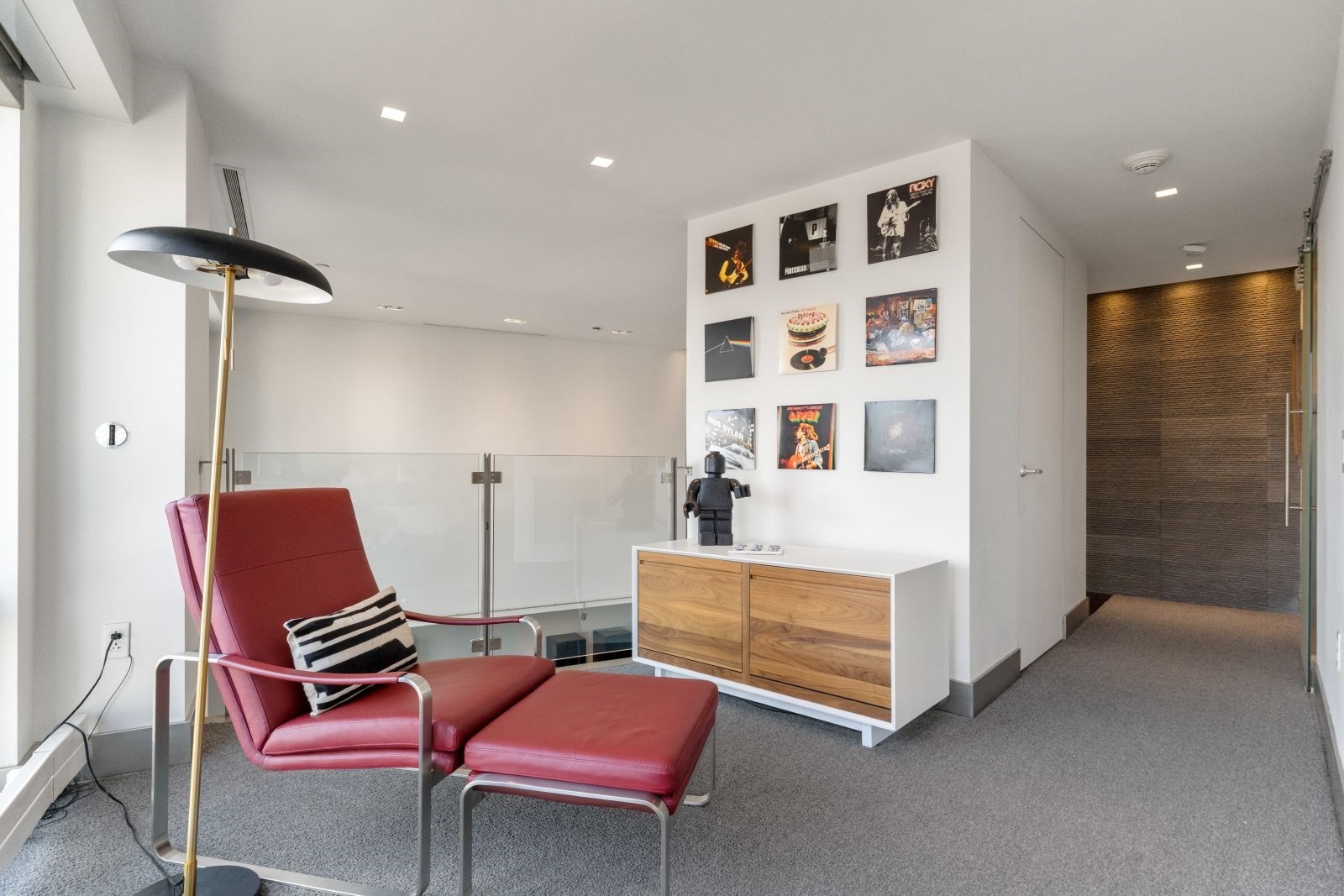 360 Newbury Street # 805 Property Photo 12