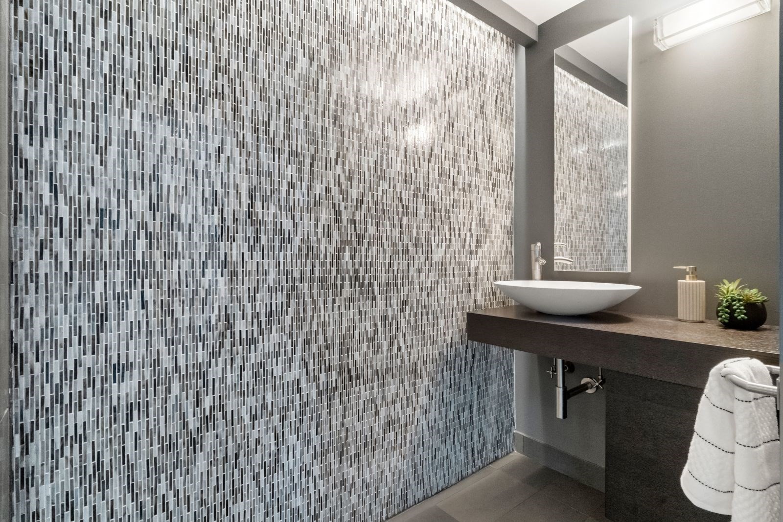 360 Newbury Street # 805 Property Photo 14