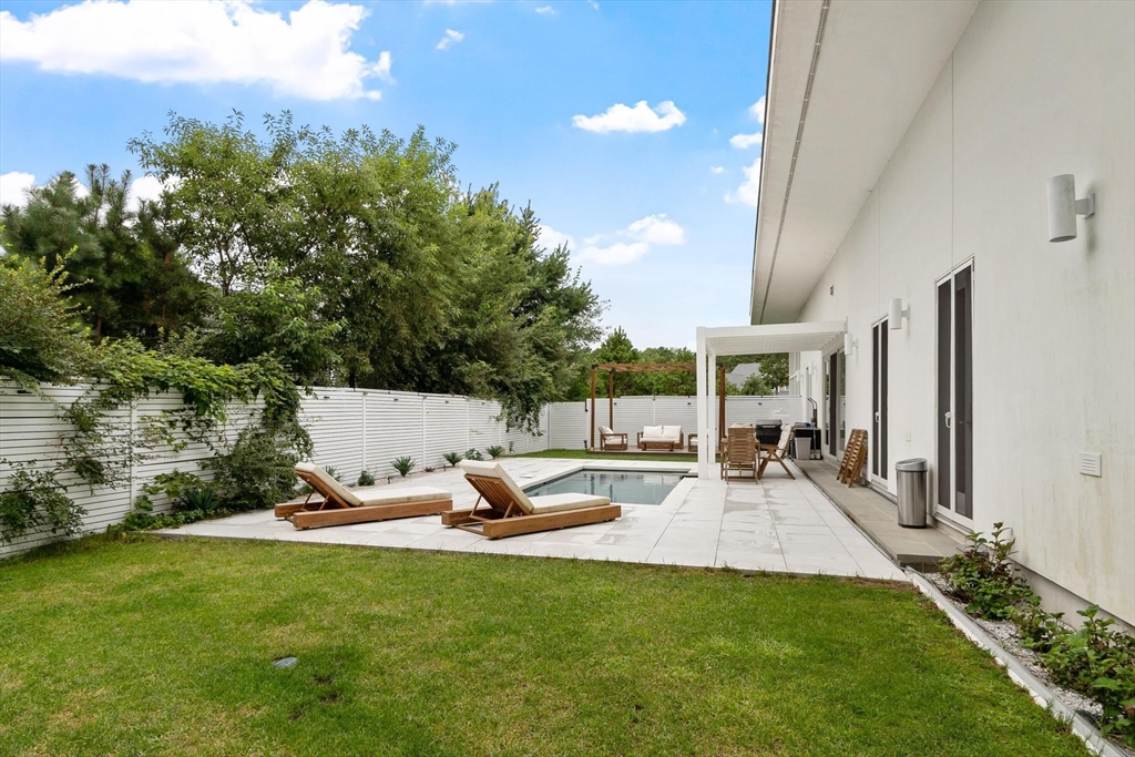 3 Maxwell Lane Property Photo 3