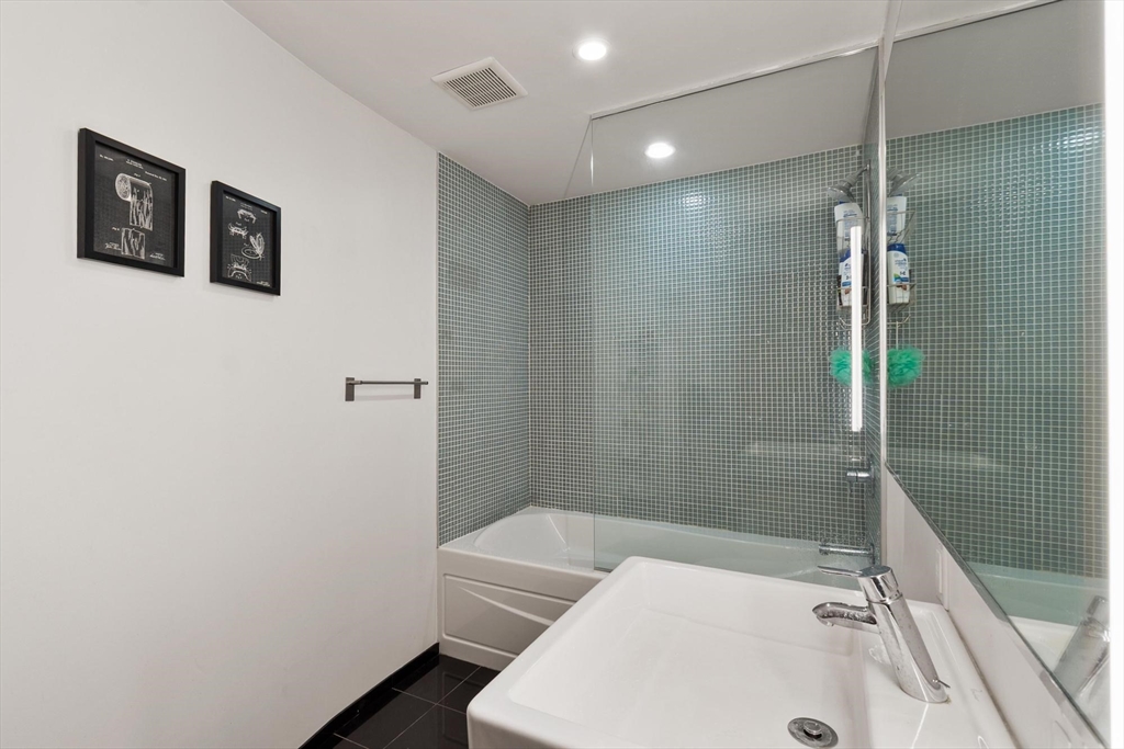 3 Maxwell Lane Property Photo 17