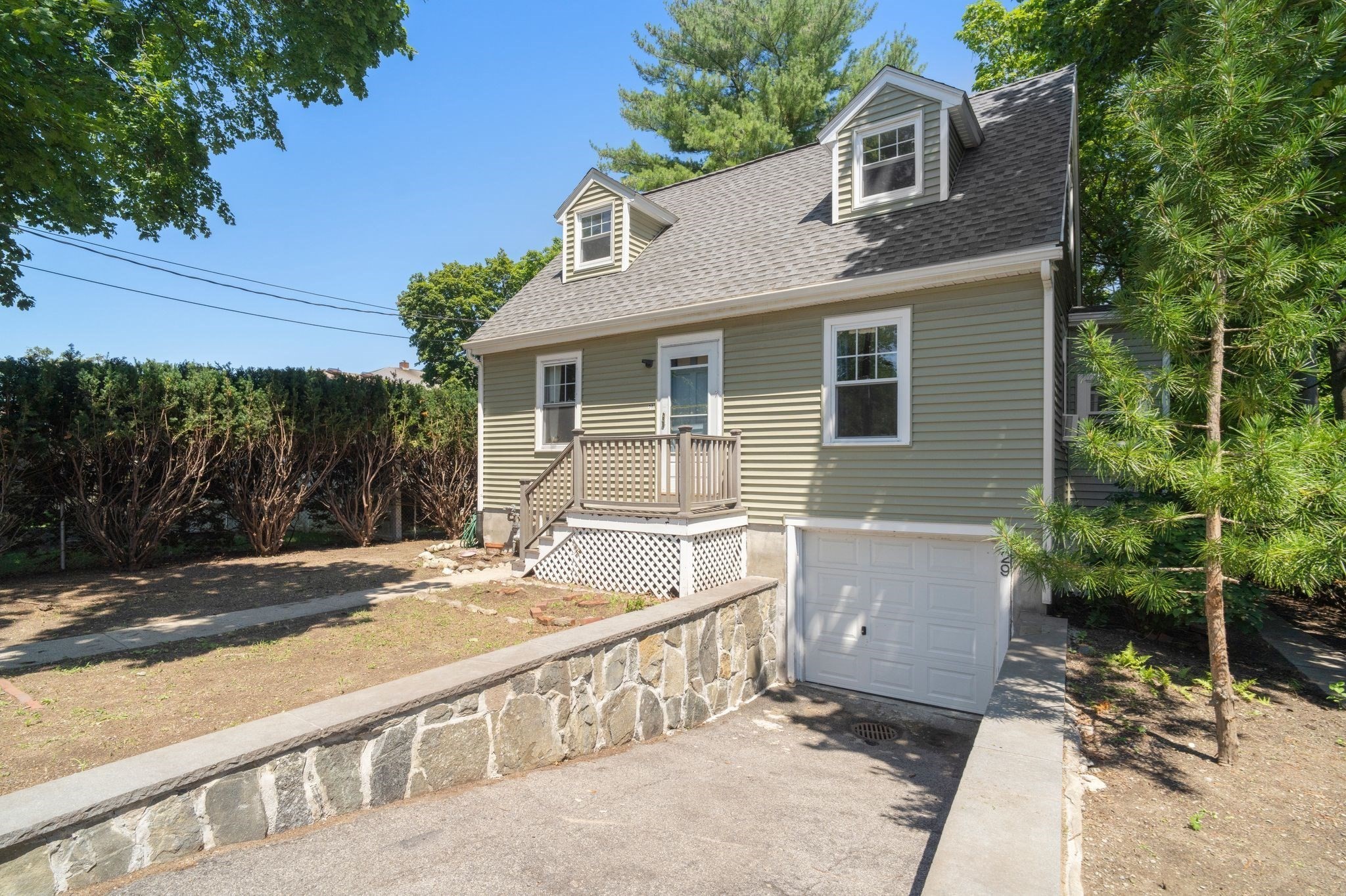 29 Laurel St. Property Photo 1