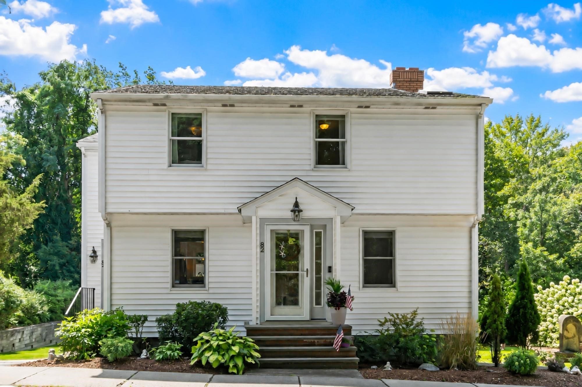 82 Pine Street Property Photo 1
