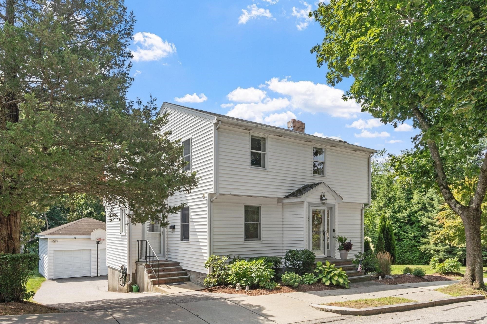 82 Pine Street Property Photo 2
