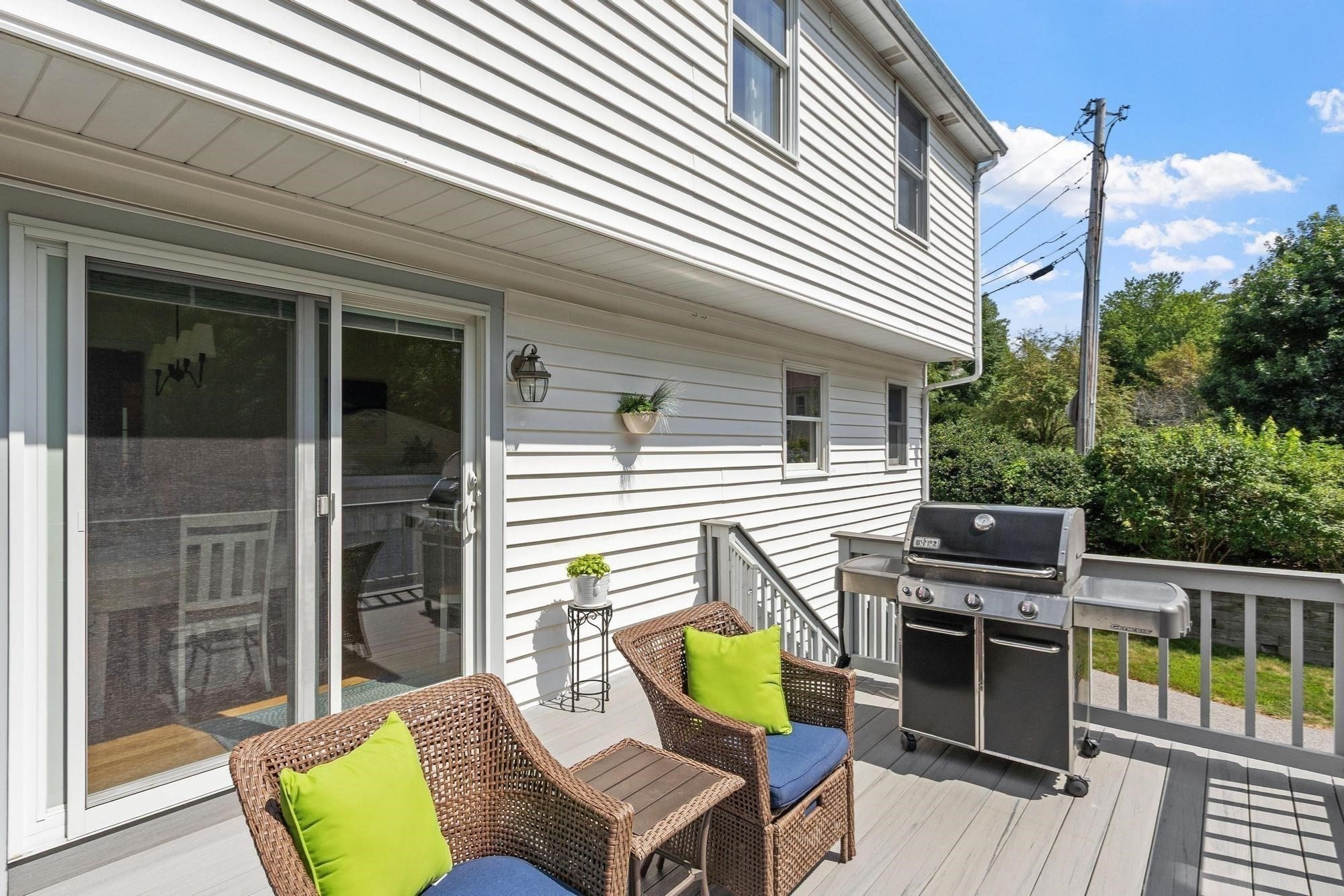 82 Pine Street Property Photo 5