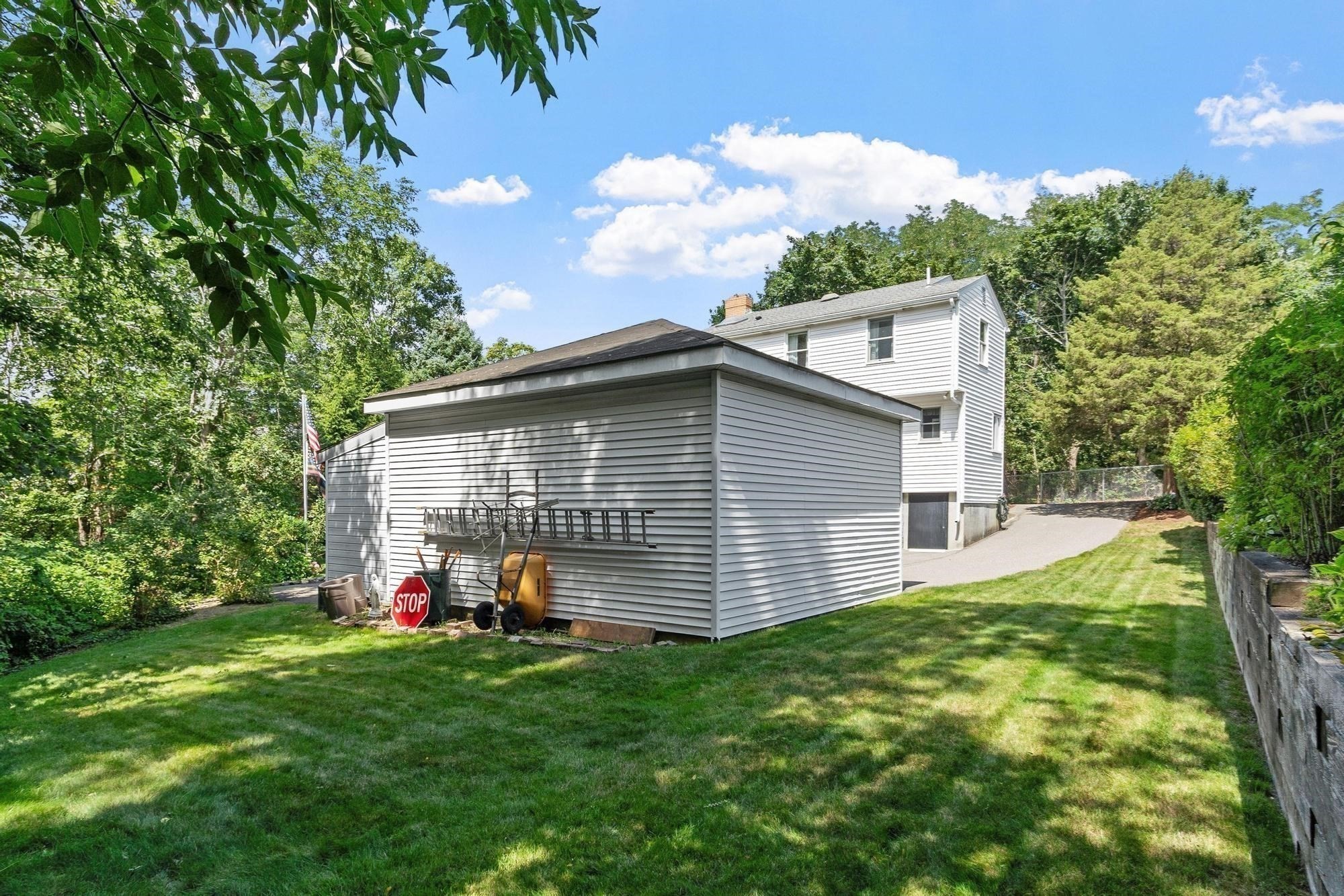 82 Pine Street Property Photo 8