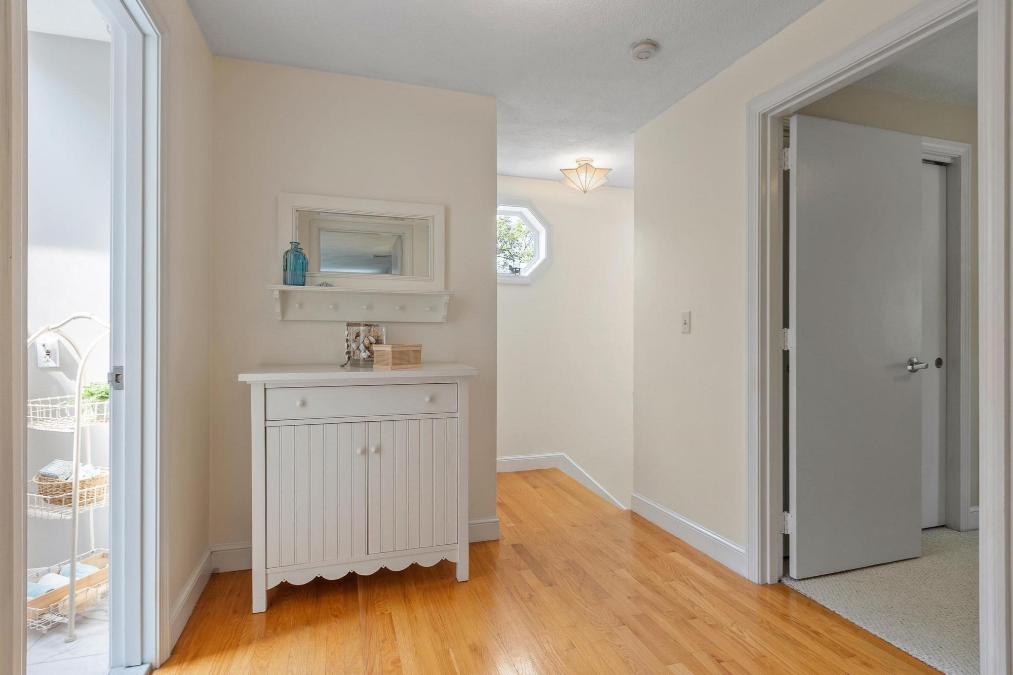 82 Pine Street Property Photo 33
