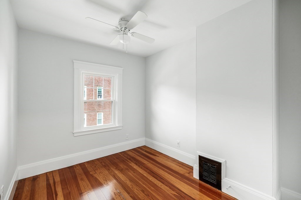 37 Richardson Ave # 3702 Property Photo 18