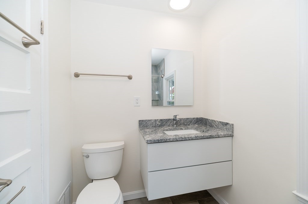 19-33 Richardson Avenue # 31 Property Photo 13