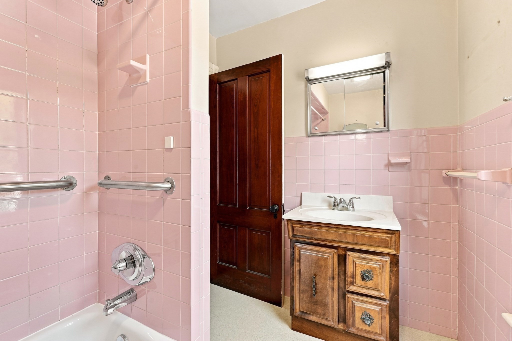 11 Newton Street Property Photo 23