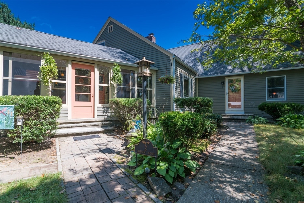 2 Lakeview Ave