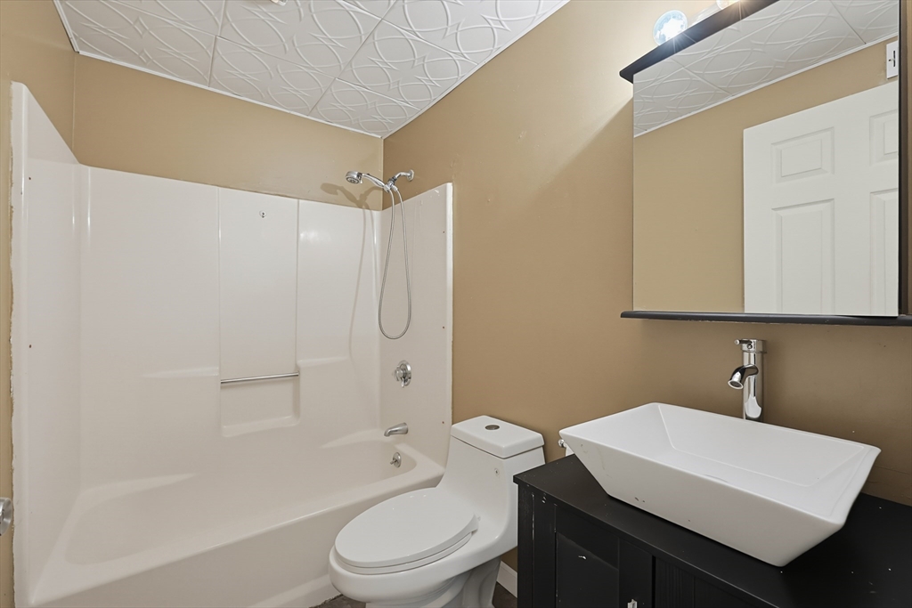 5455 N Main St # 11a Property Photo 8