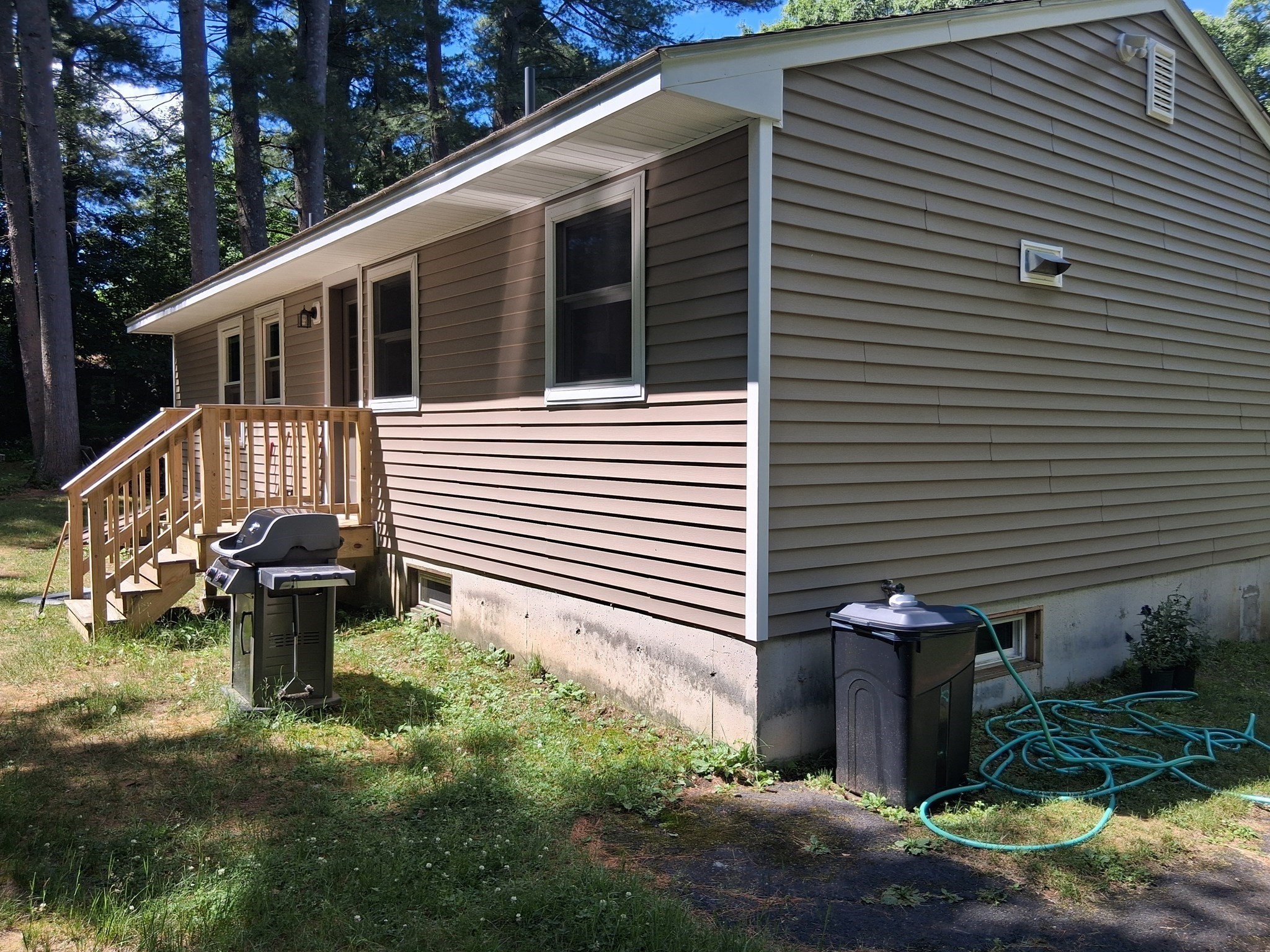167 Froman St Property Photo 3