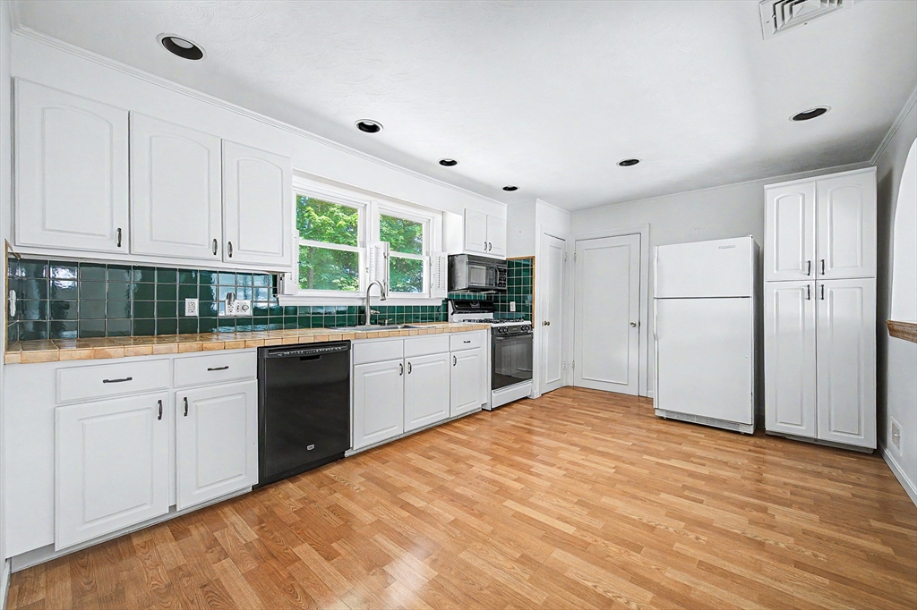 57 Gleason St. Property Photo 9