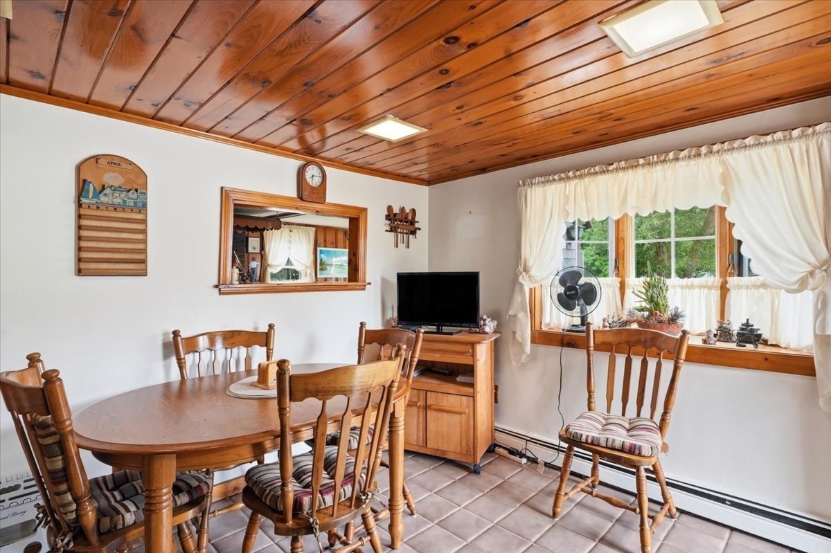 16 Park St Property Photo 7
