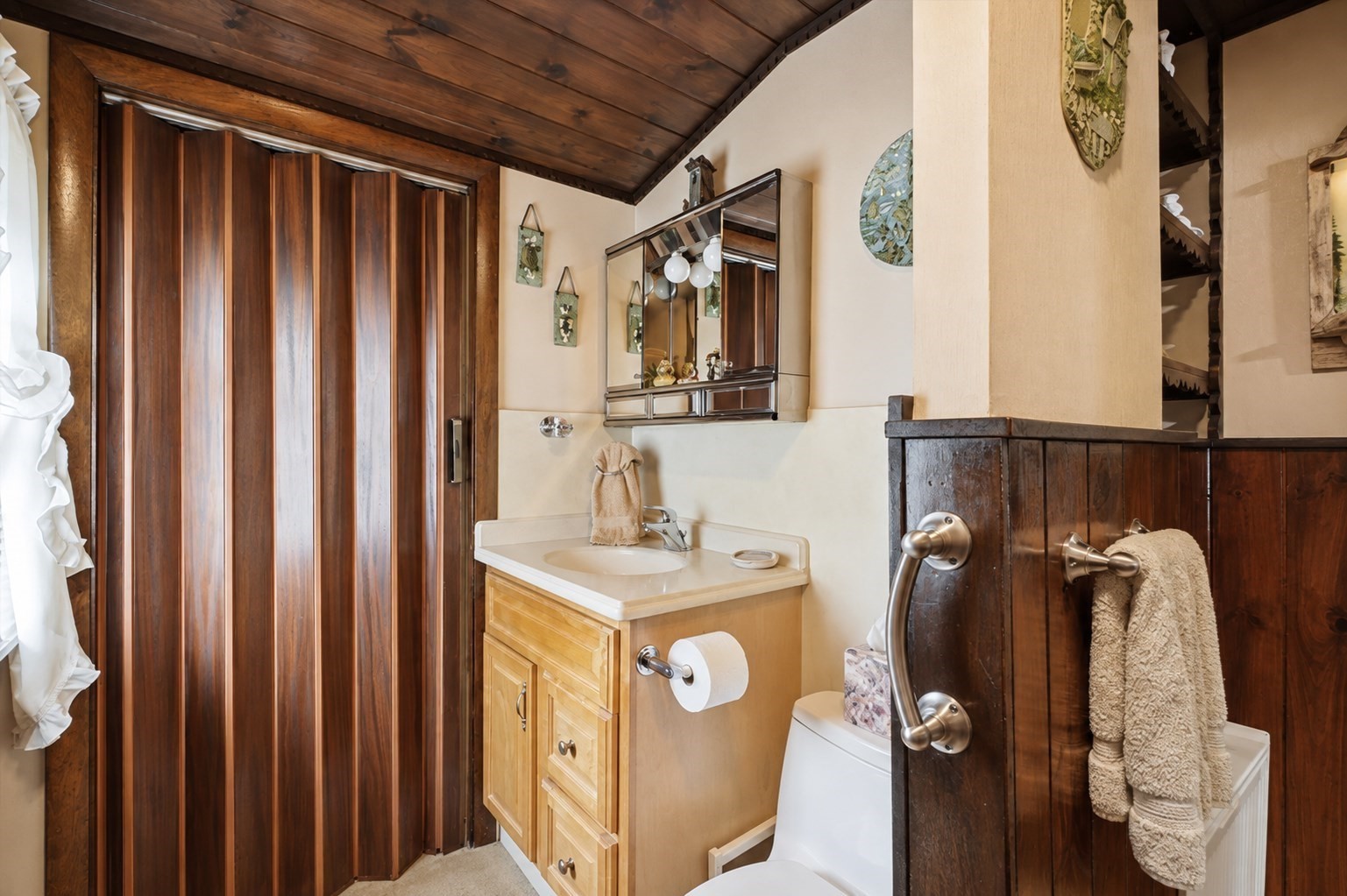 16 Park St Property Photo 8