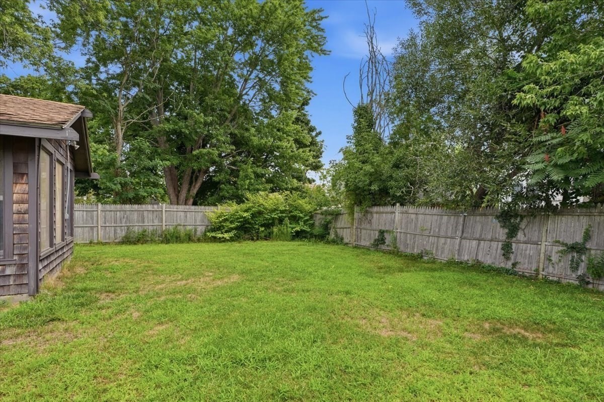 16 Park St Property Photo 30