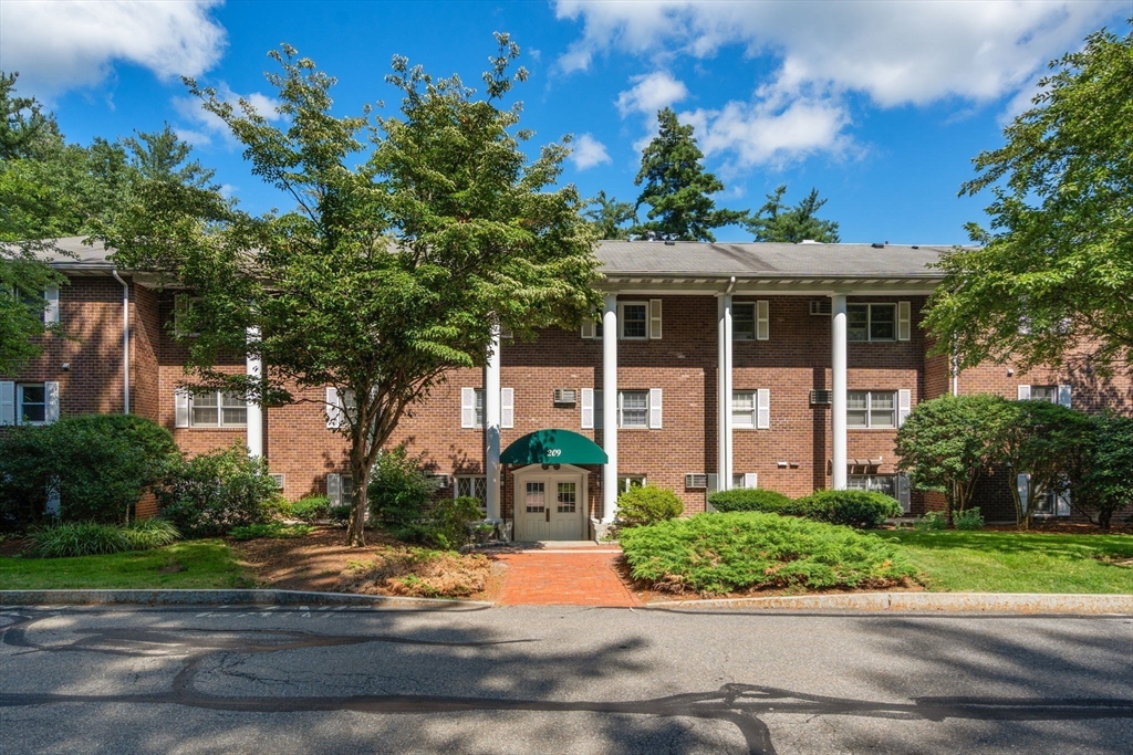 209 Great Rd # C2 Property Photo 1