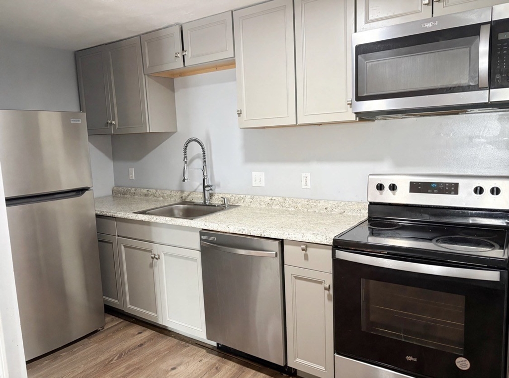 11 Gibbs # F85 Property Photo 2