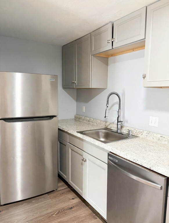 11 Gibbs # F85 Property Photo 3