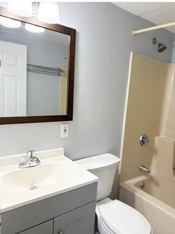 11 Gibbs # F85 Property Photo 16