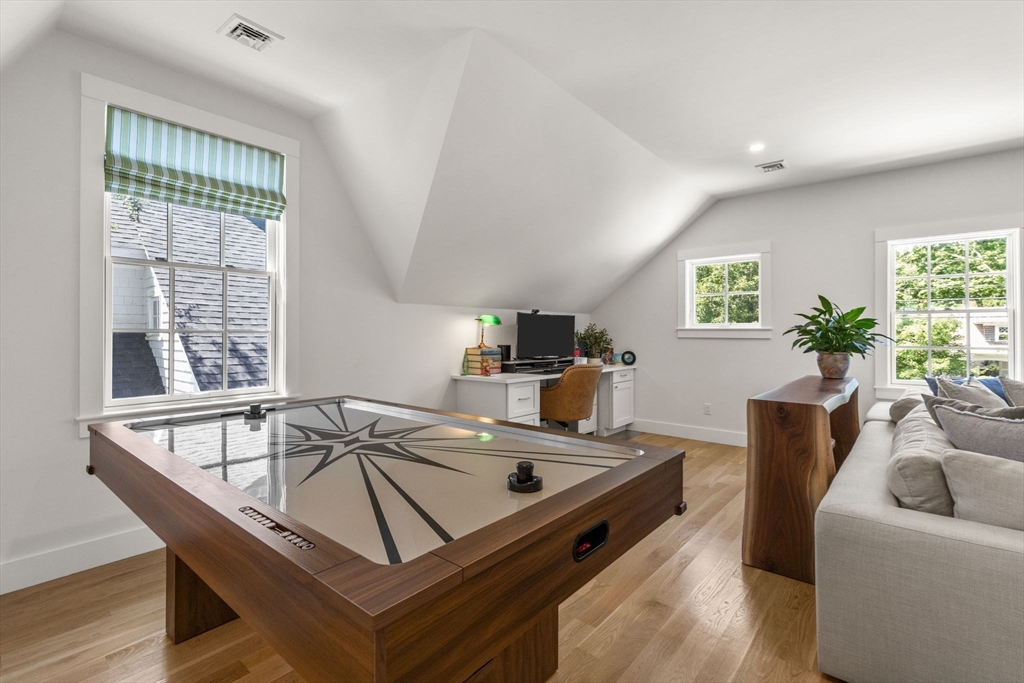 141 Bank St Property Photo 28