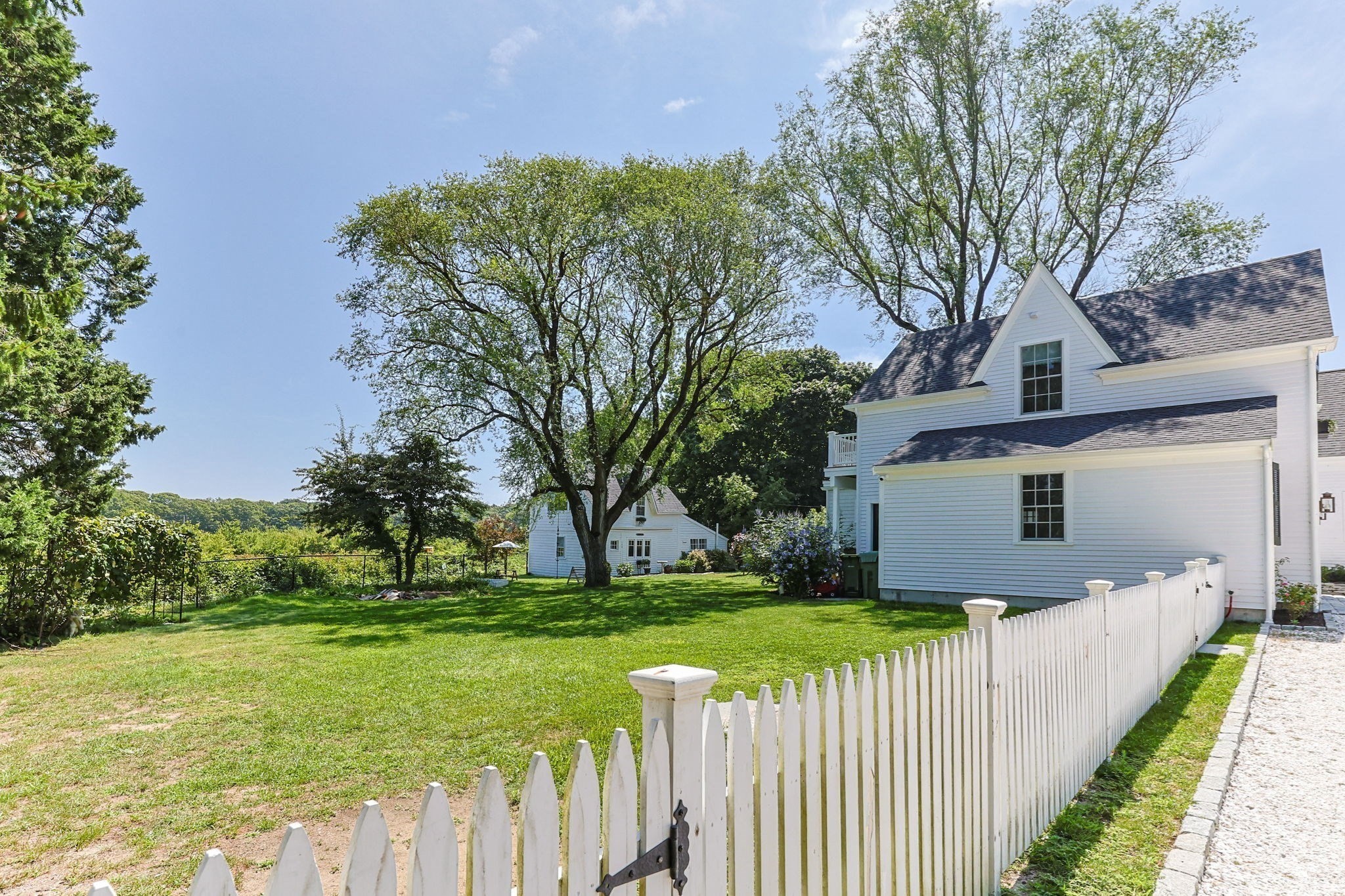 141 Bank St Property Photo 36
