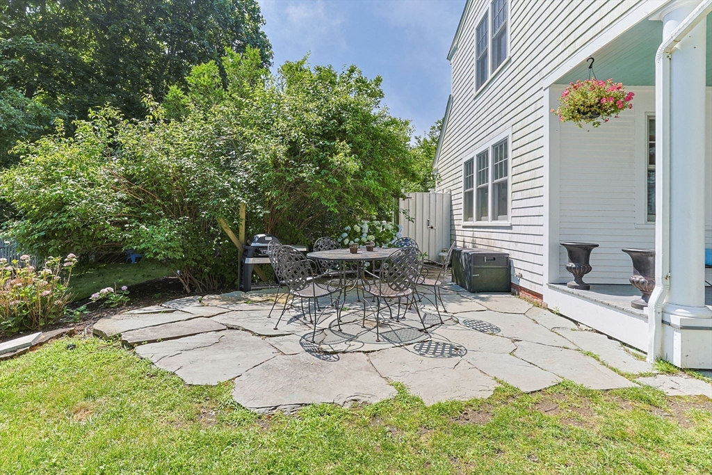 141 Bank St Property Photo 39