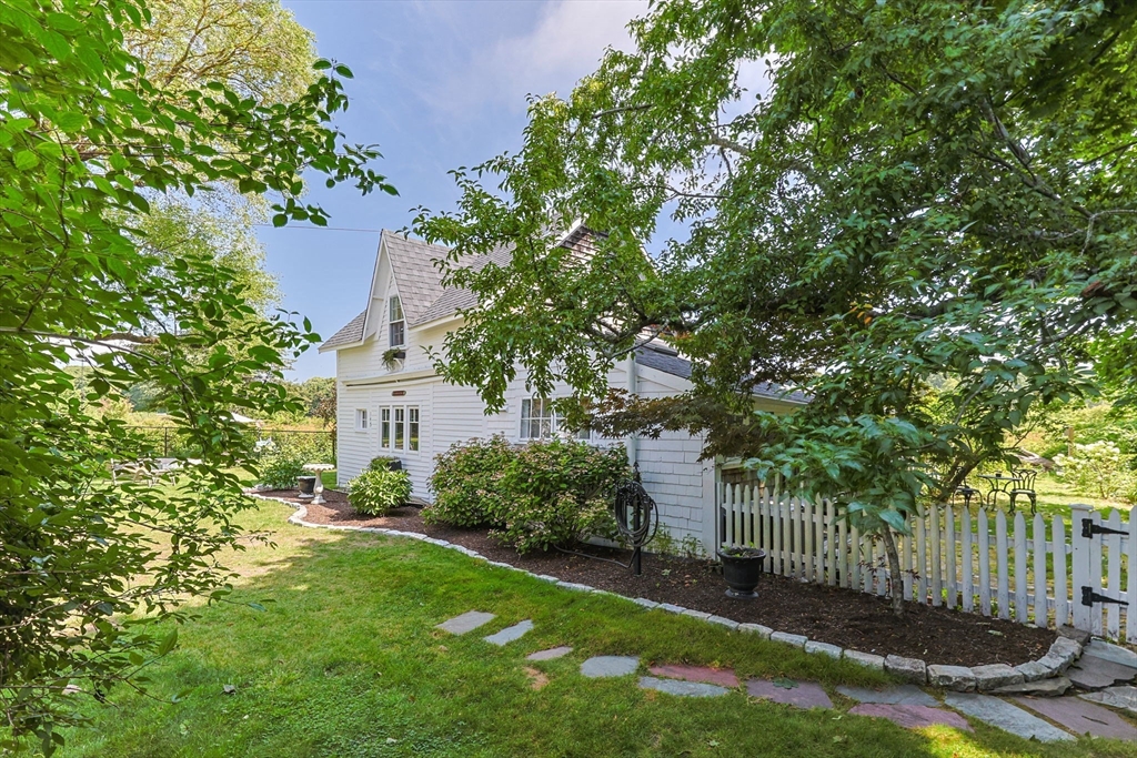 141 Bank St Property Photo 41