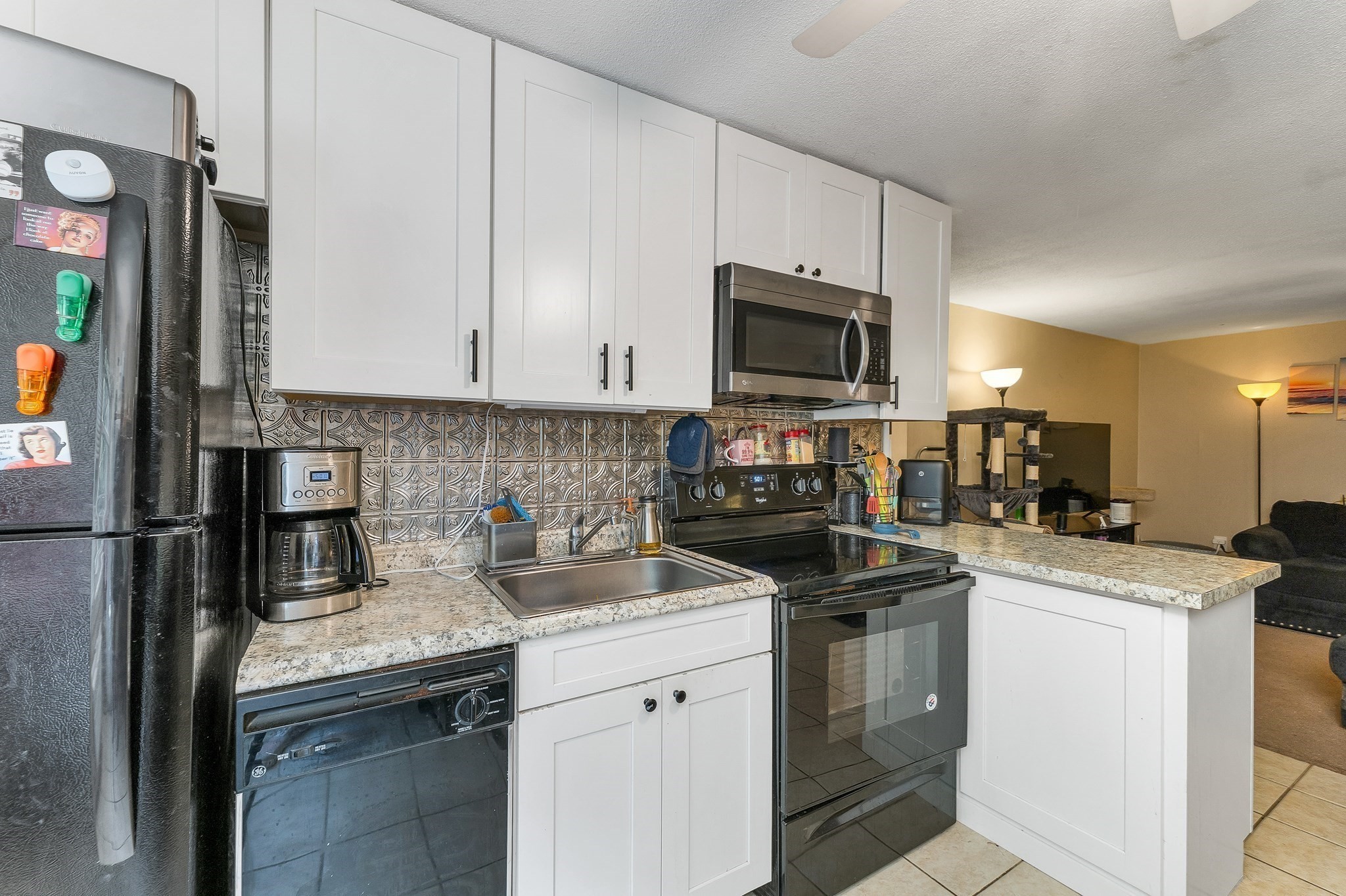 8 Carriage Hill Rd # 17 Property Photo 3