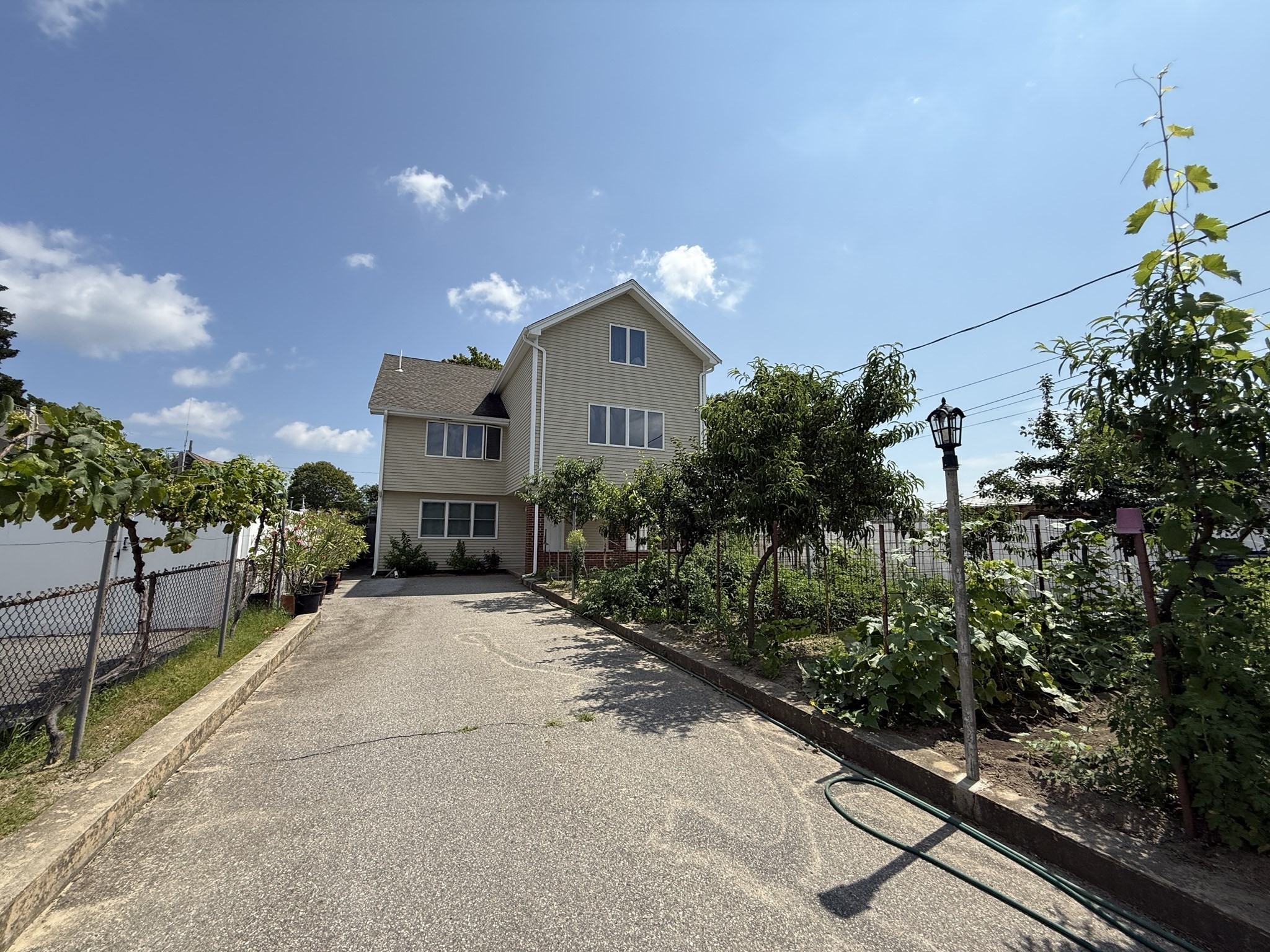 54 Pleasant St # A Property Photo 2
