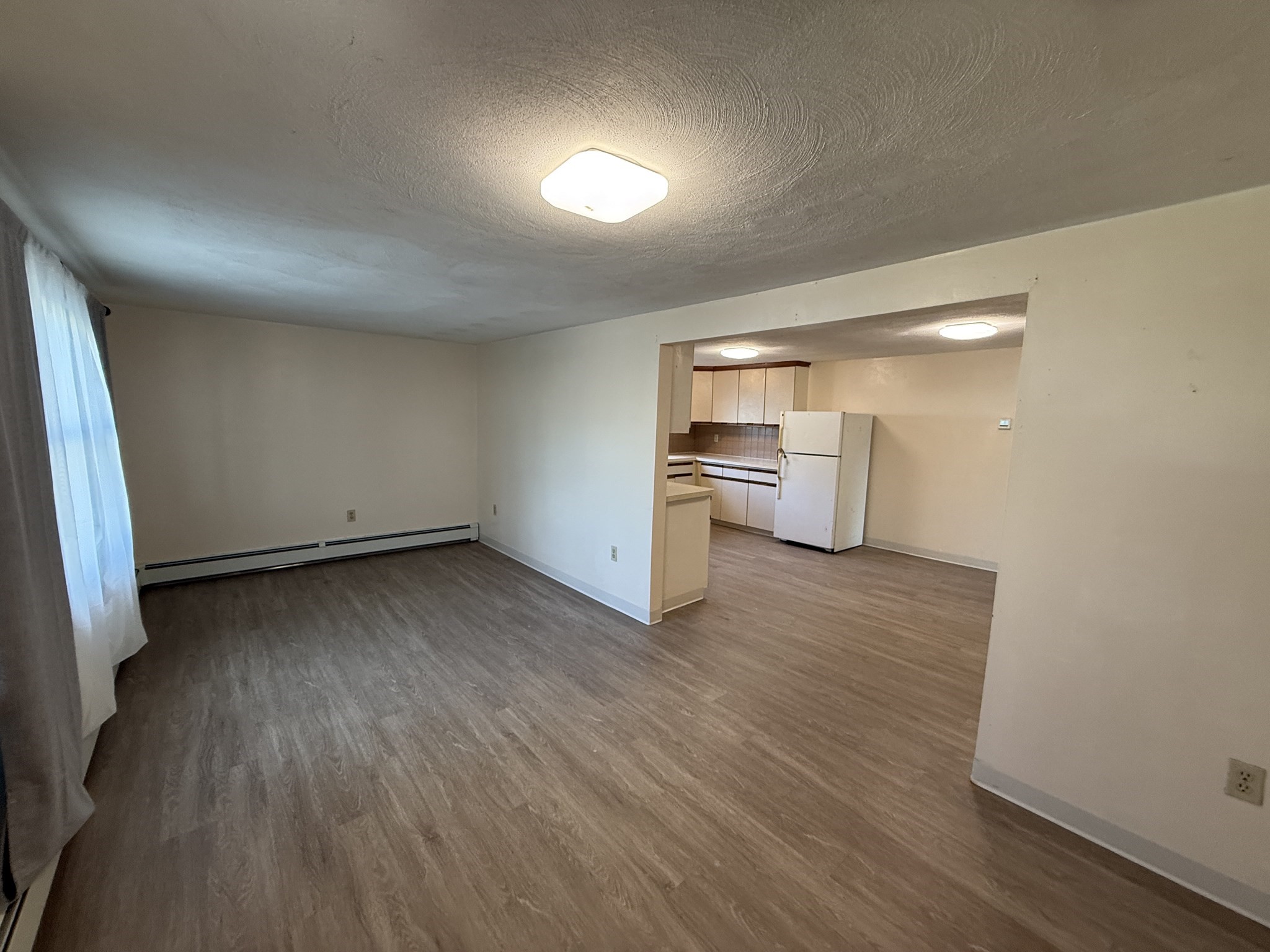 54 Pleasant St # A Property Photo 4
