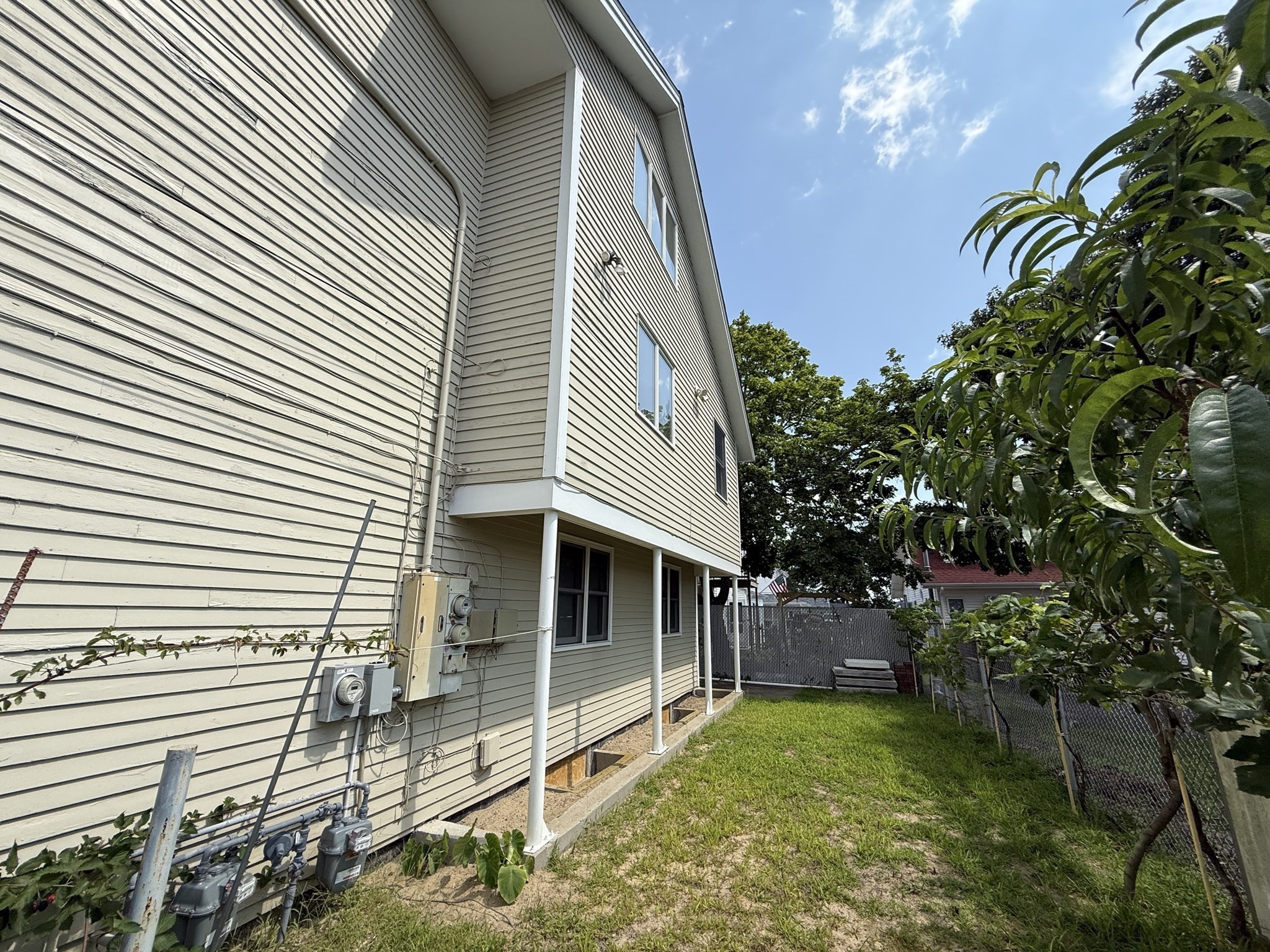 54 Pleasant St # A Property Photo 16