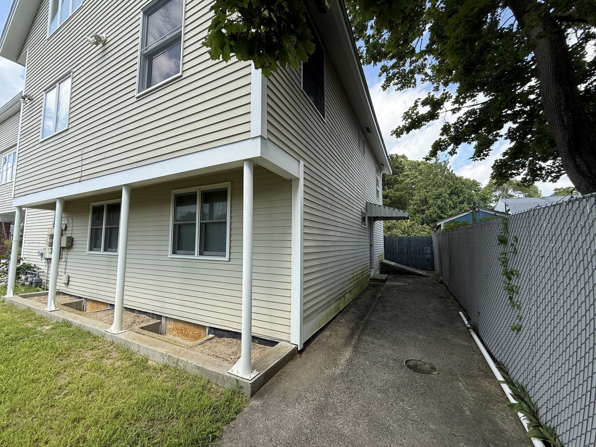 54 Pleasant St # A Property Photo 17