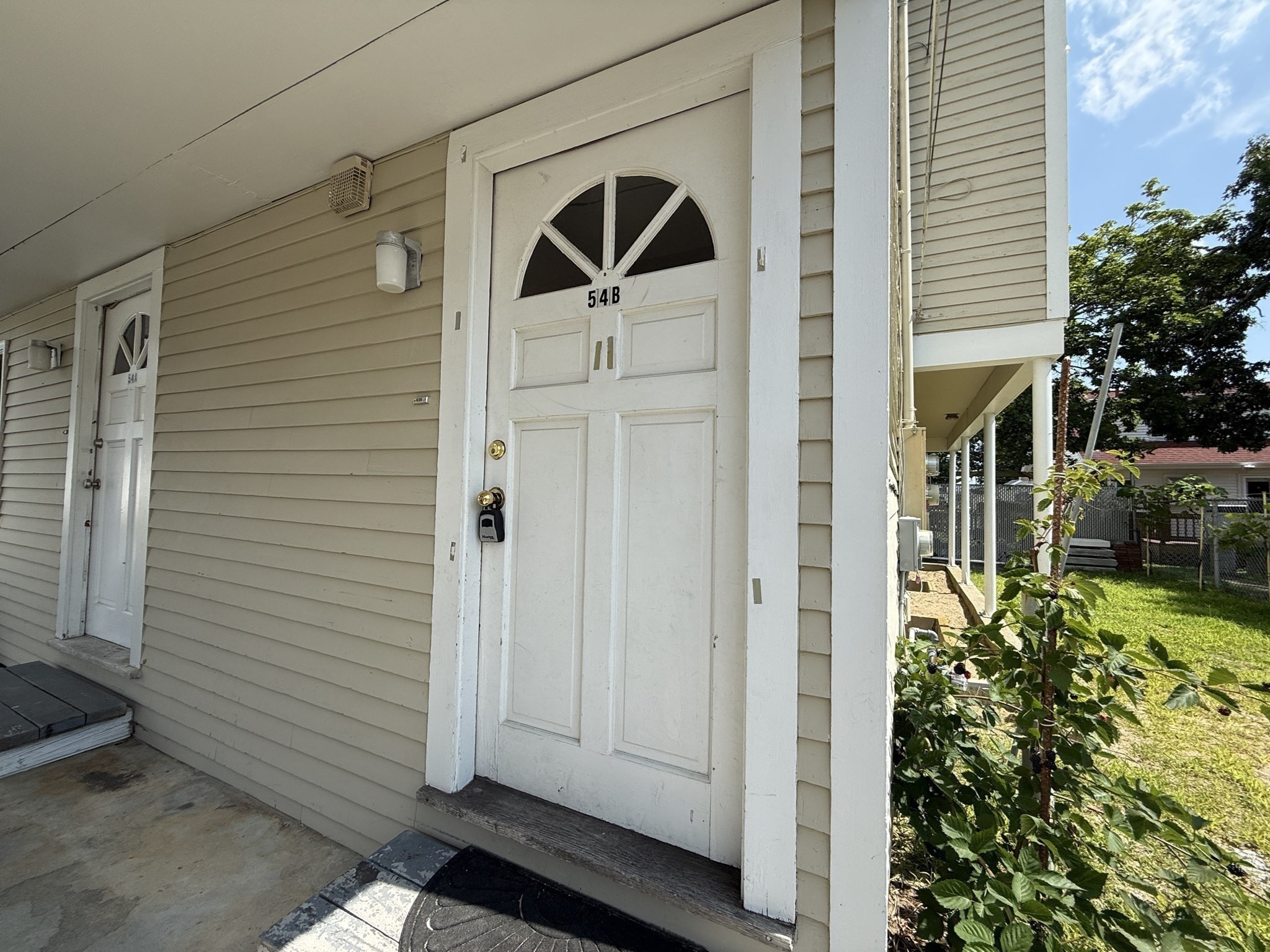 54 Pleasant St # B Property Photo 3