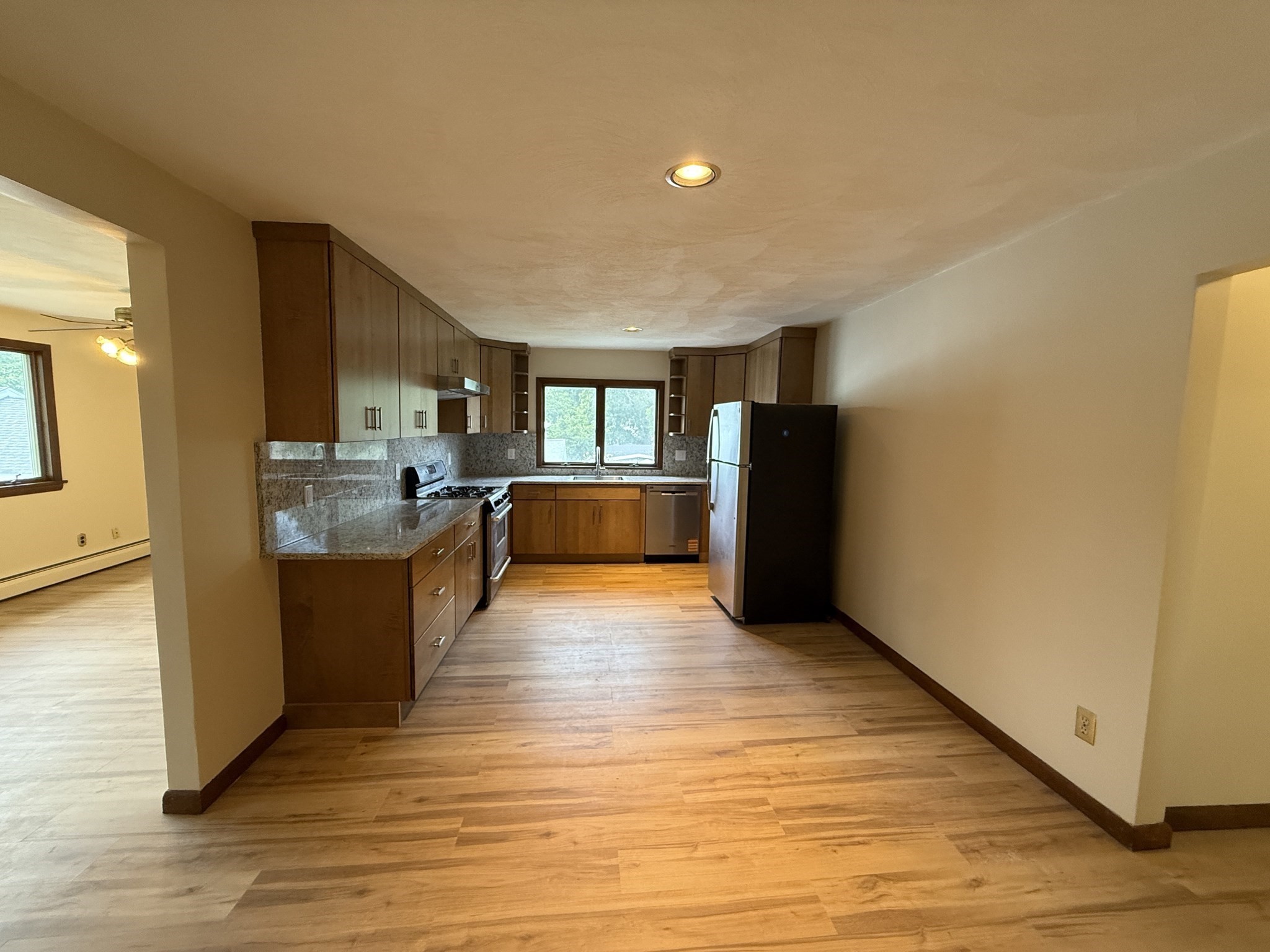 54 Pleasant St # B Property Photo 9