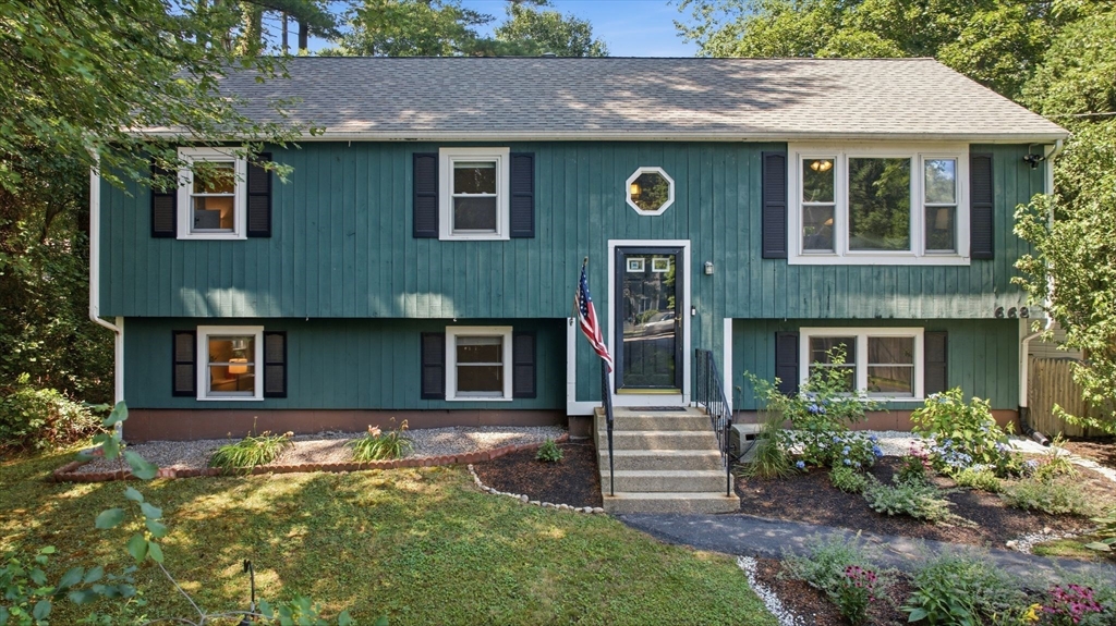 668 Summer St Property Photo 1