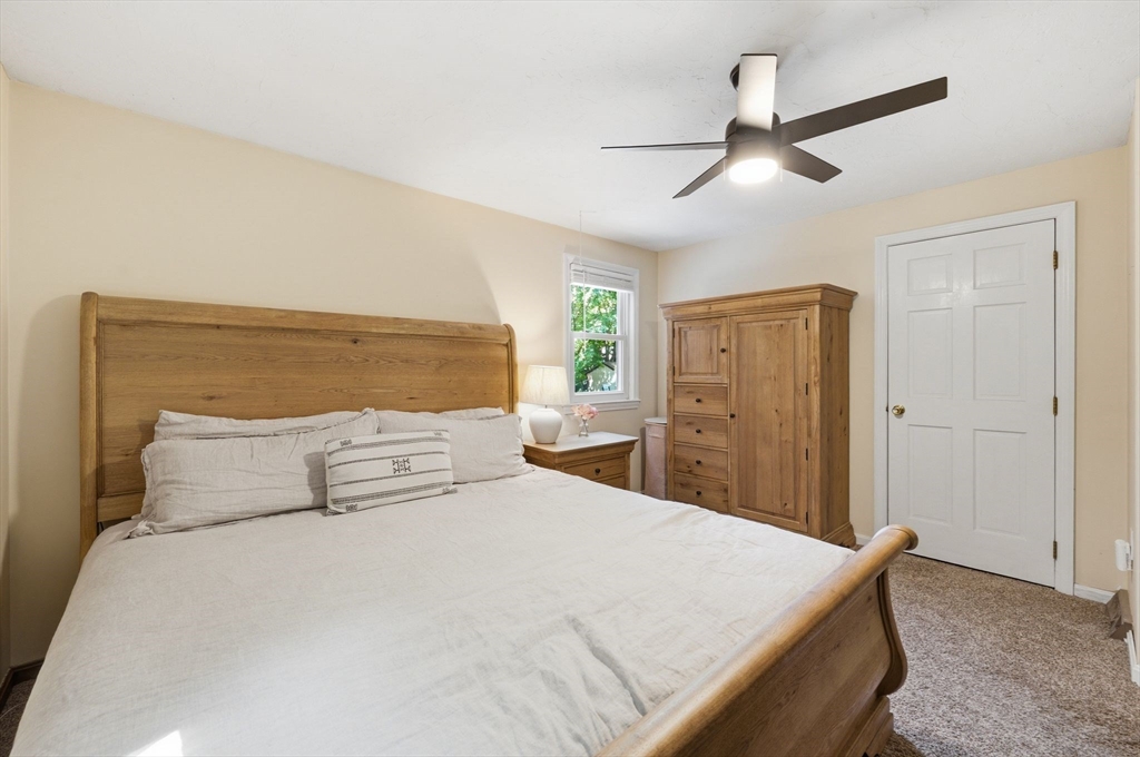 668 Summer St Property Photo 13