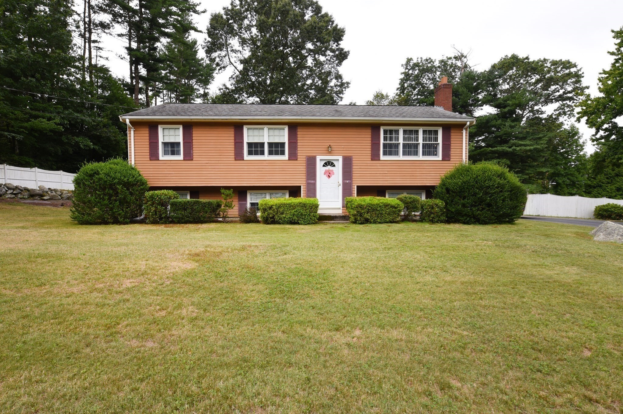 16 Arrow Drive Property Photo 1