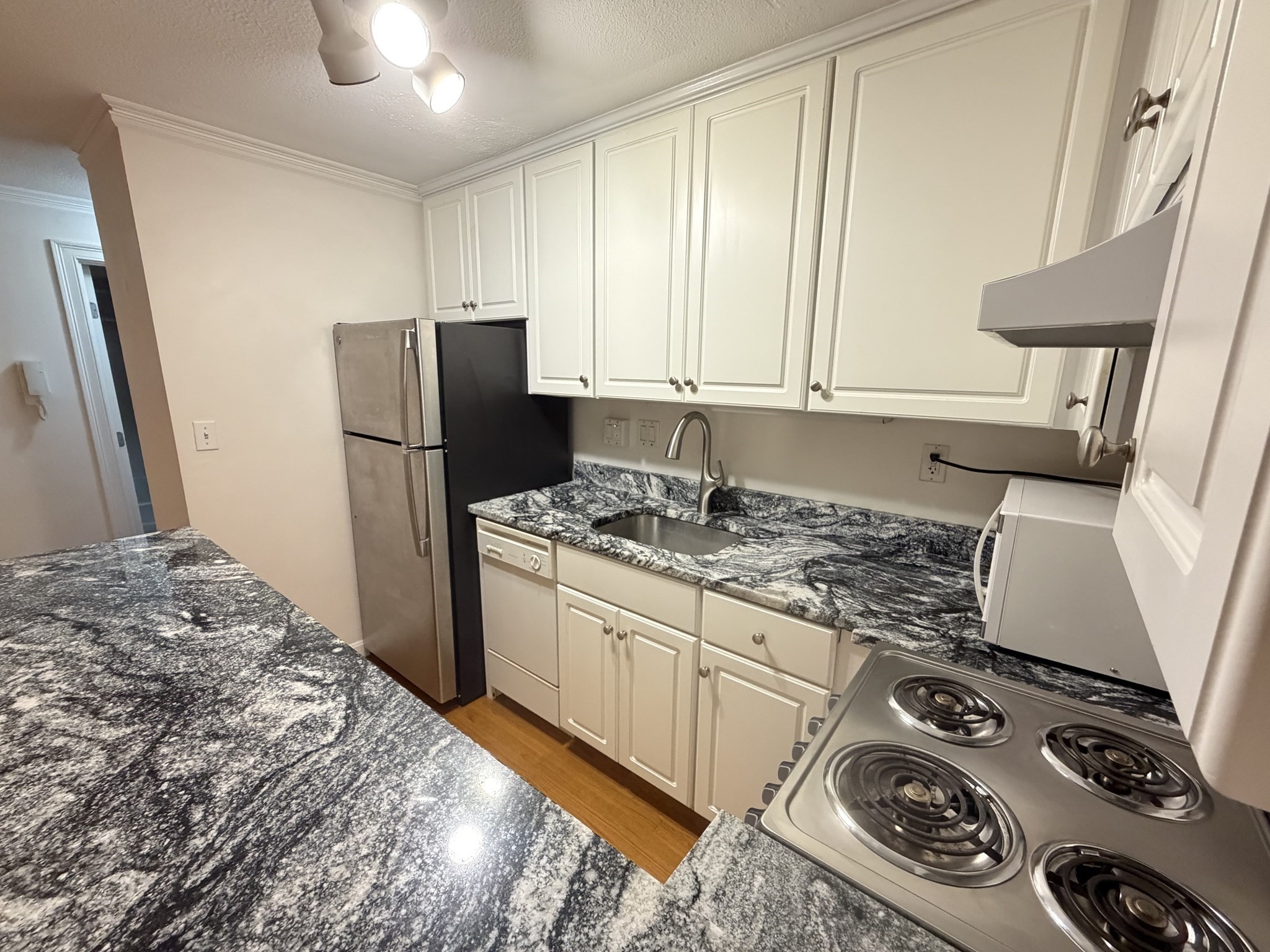 1691 Cambridge St # 33 Property Photo 1