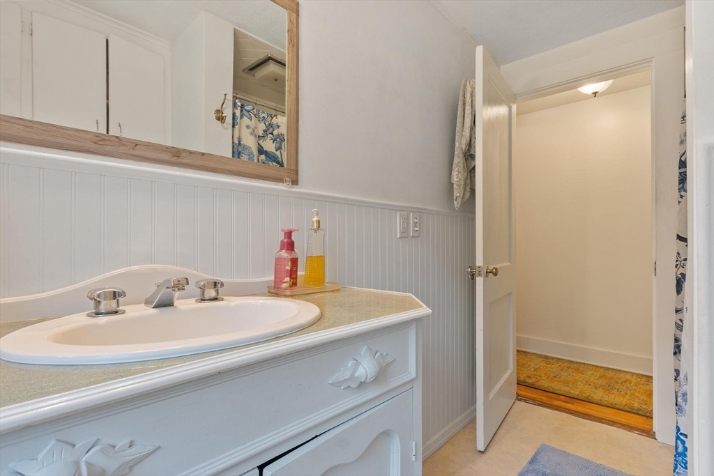 366 Allen Rd Property Photo 16