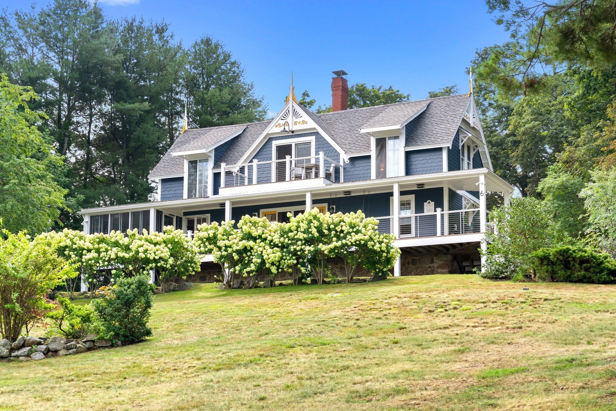 6 Pew Ave Property Photo 3