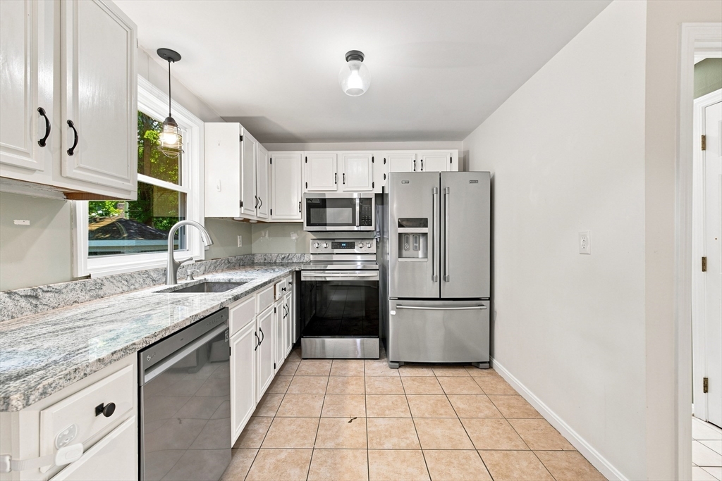 20 Chestnut St # B Property Photo 3