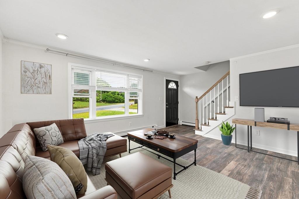 20 Chestnut St # B Property Photo 6