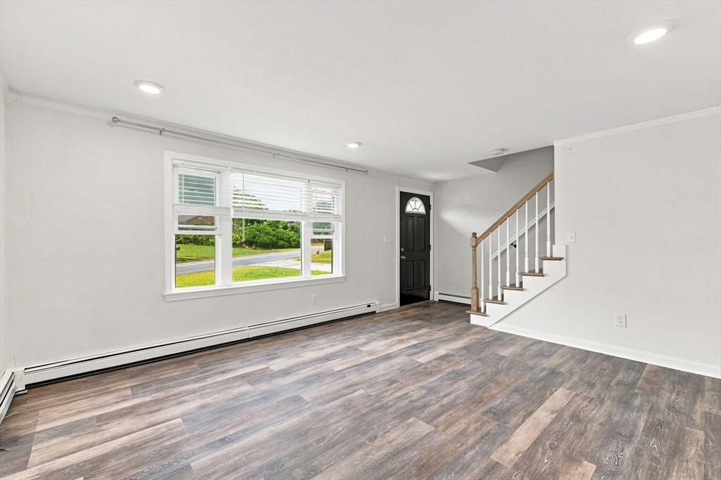 20 Chestnut St # B Property Photo 7